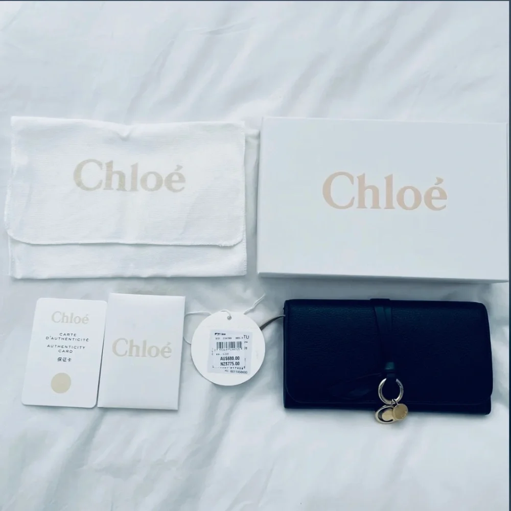 SEE BY CHLOÉ Alphabet Continental wallet, black calfskin, gold tone charms - Picture 7 of 7